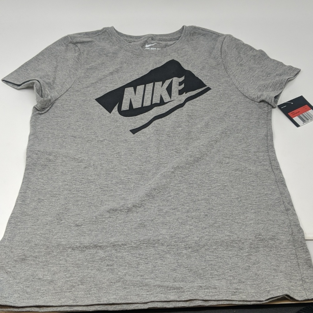NWT Nike Girls Shirt  4A